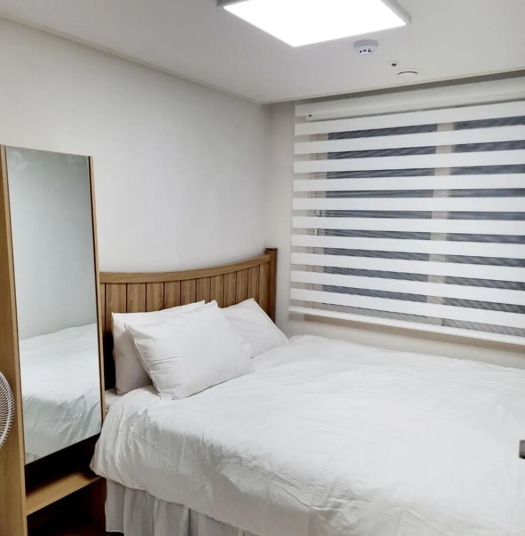 The Hideout - One Bedroom Apartment In Central Seoul- 2Min From Subway