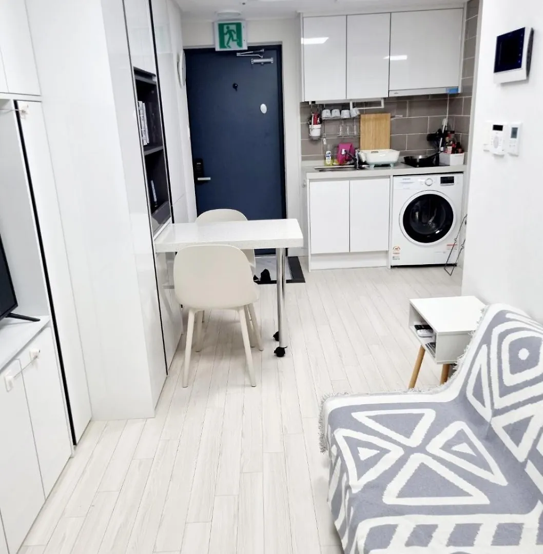 The Hideout - One Bedroom Apartment In Central Seoul- 2Min From Subway