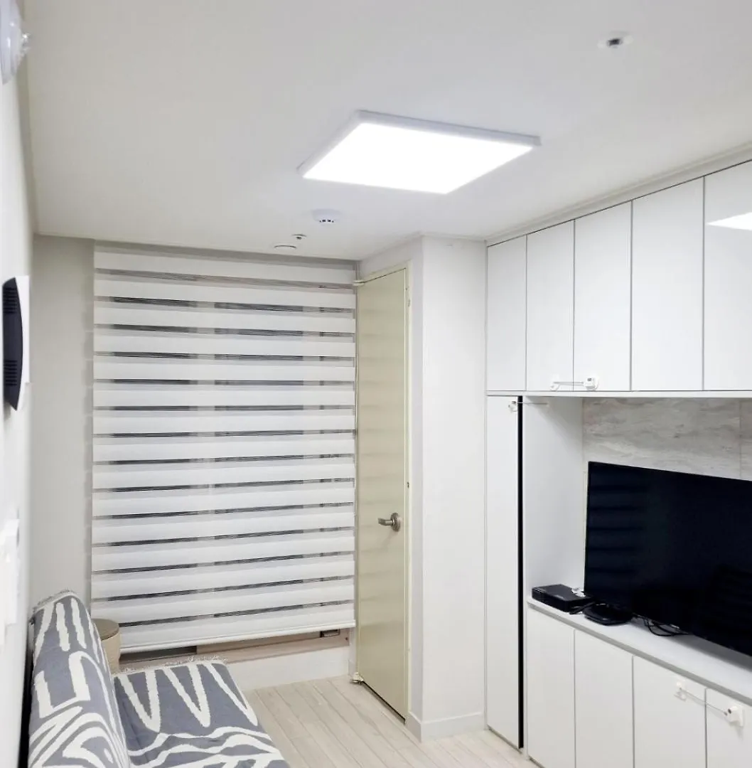 The Hideout - One Bedroom Apartment In Central Seoul- 2Min From Subway