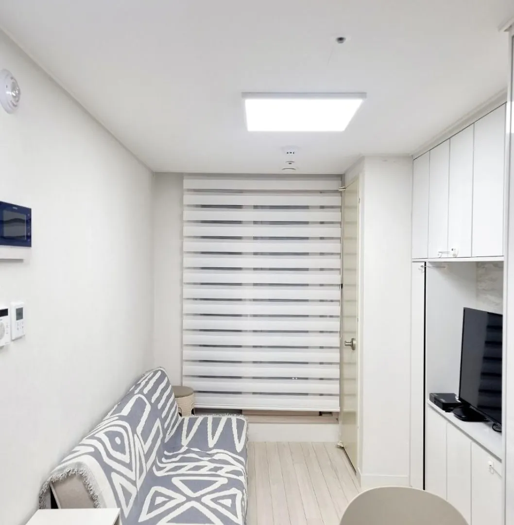 The Hideout - One Bedroom Apartment In Central Seoul- 2Min From Subway